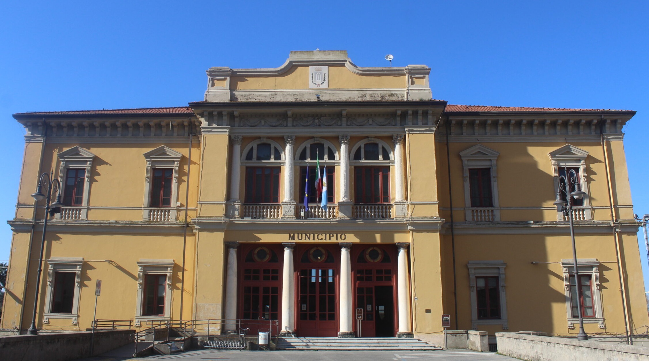 Sulla nuova sistemazione della Biblioteca Comunale di Pietrasanta